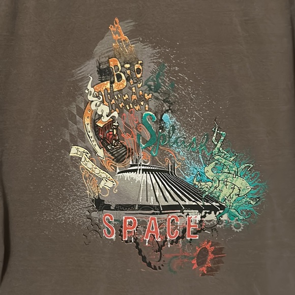 Disney men’s T-shirt. XL. Mountaineering on front. Discounted shipping - Picture 3 of 4